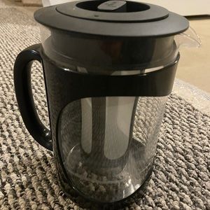 Cold brew coffee maker